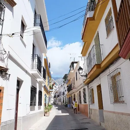 360° Old Town Apartment *